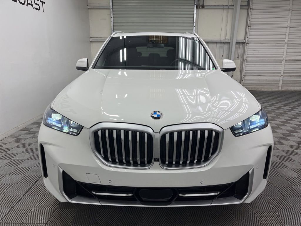 Used 2024 BMW X5 sDrive40i w/ Premium Package image 9