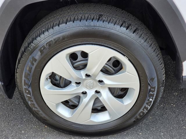 Used 2024 Toyota RAV4 LE image 18