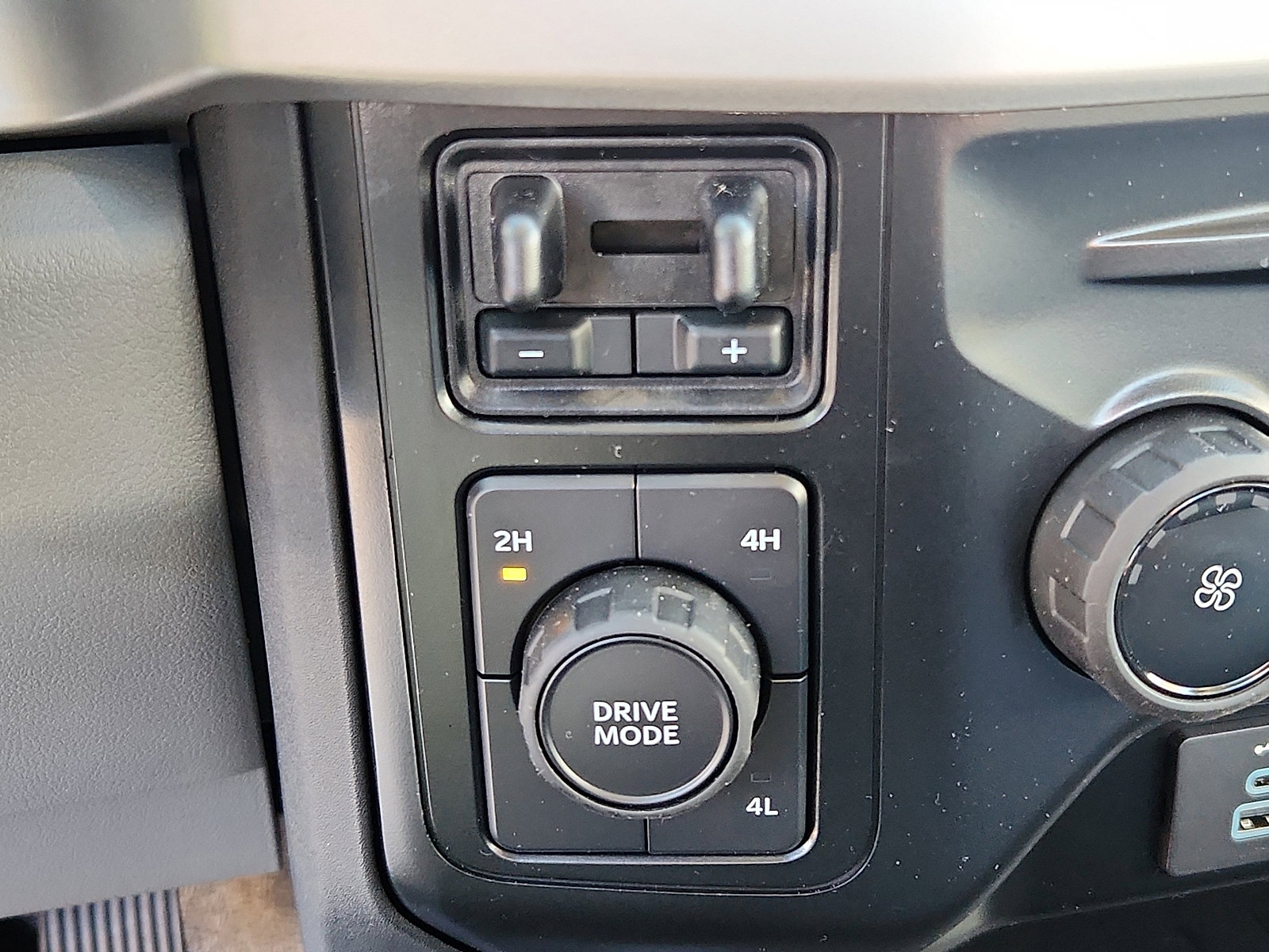 New 2024 Ford F550 4x4 Regular Cab Super Duty image 13