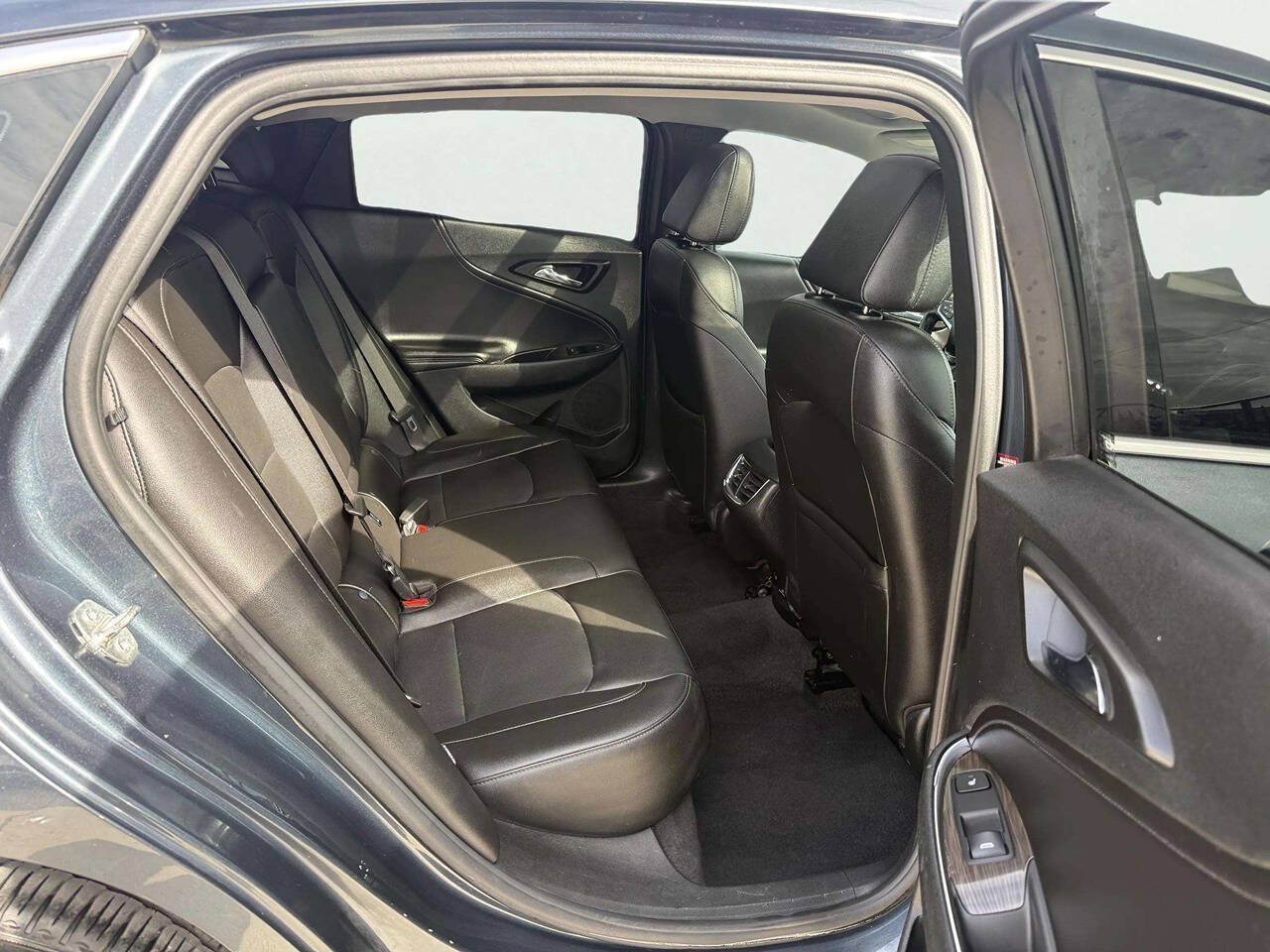 Used 2020 Chevrolet Malibu Premier FWD image 13