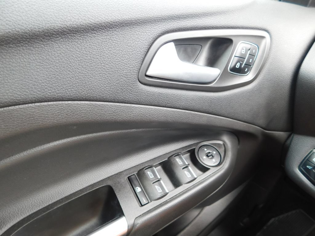Used 2017 Ford Escape Titanium FWD image 28