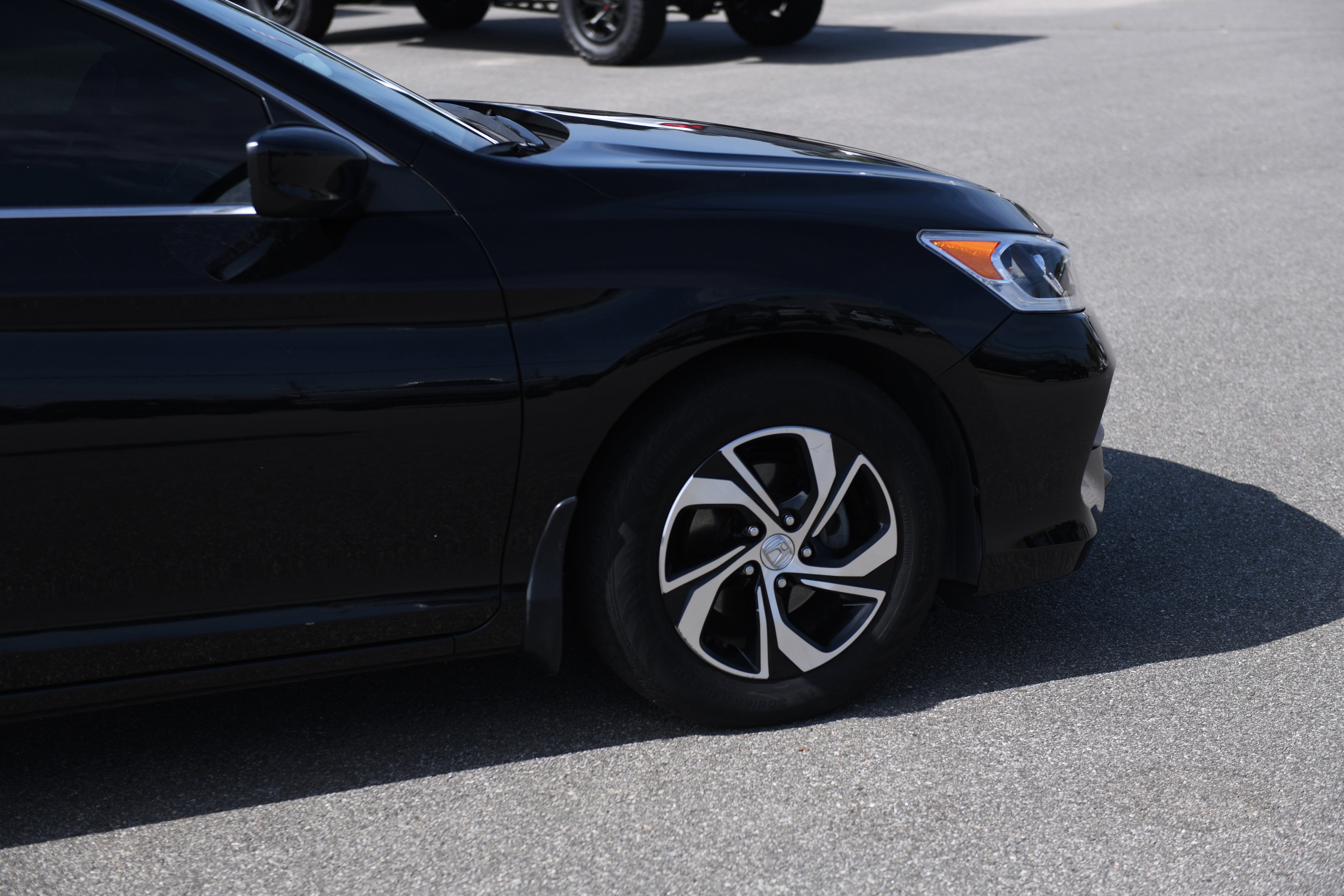 Used 2017 Honda Accord LX image 3