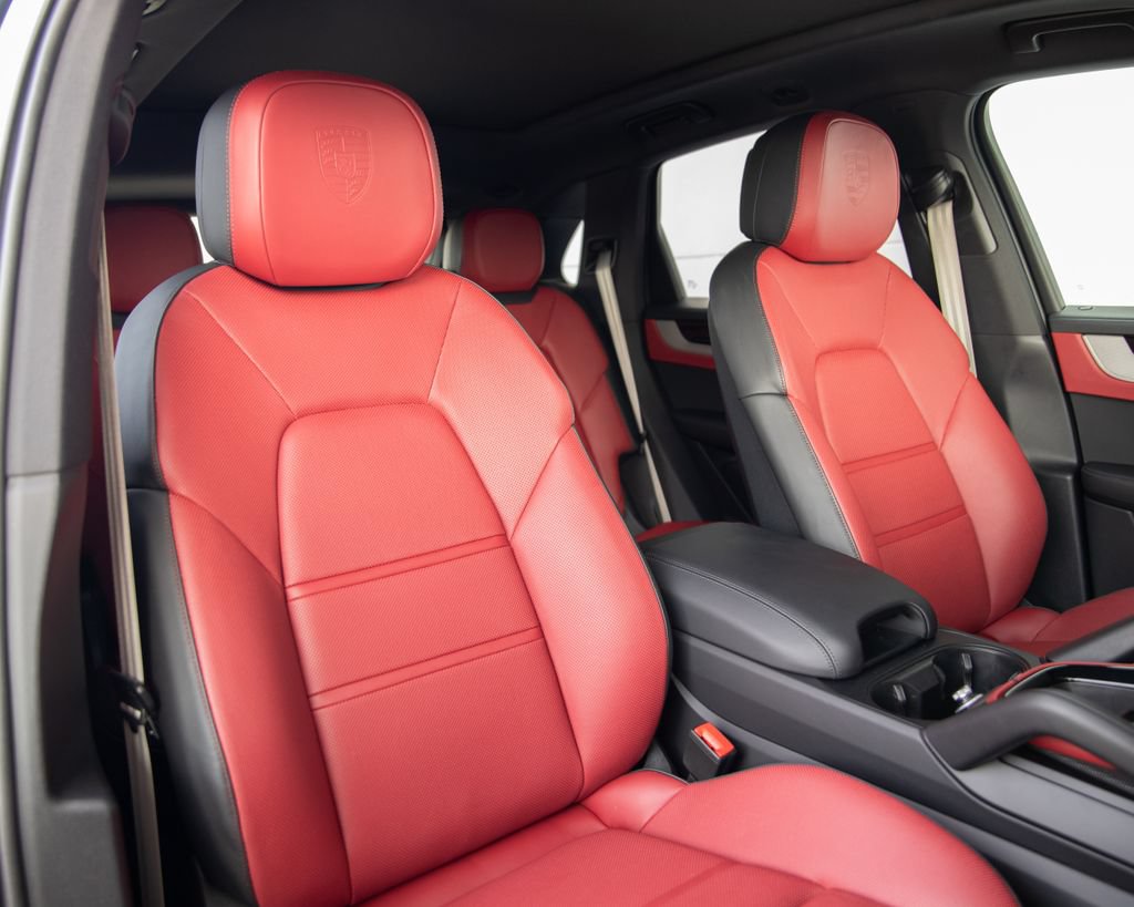 Certified 2026 Porsche Cayenne AWD/4WD image 23