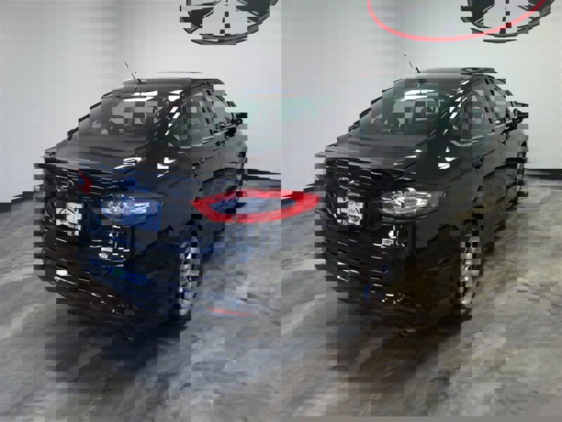 Used 2014 Ford Fusion SE w/ Equipment Group 201A image 9