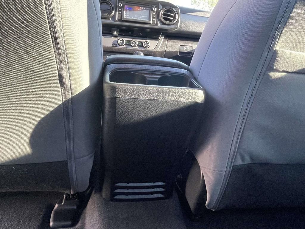 Used 2016 Toyota Tacoma SR image 11