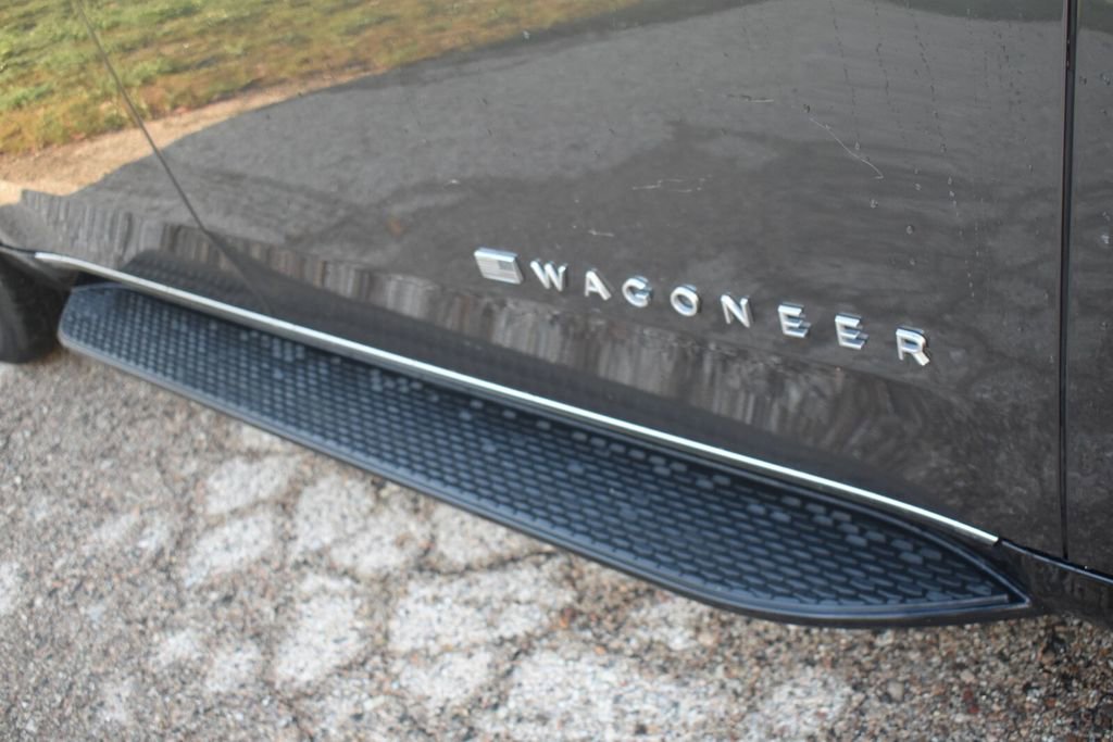 Used 2024 Jeep Wagoneer Series III AWD/4WD image 13