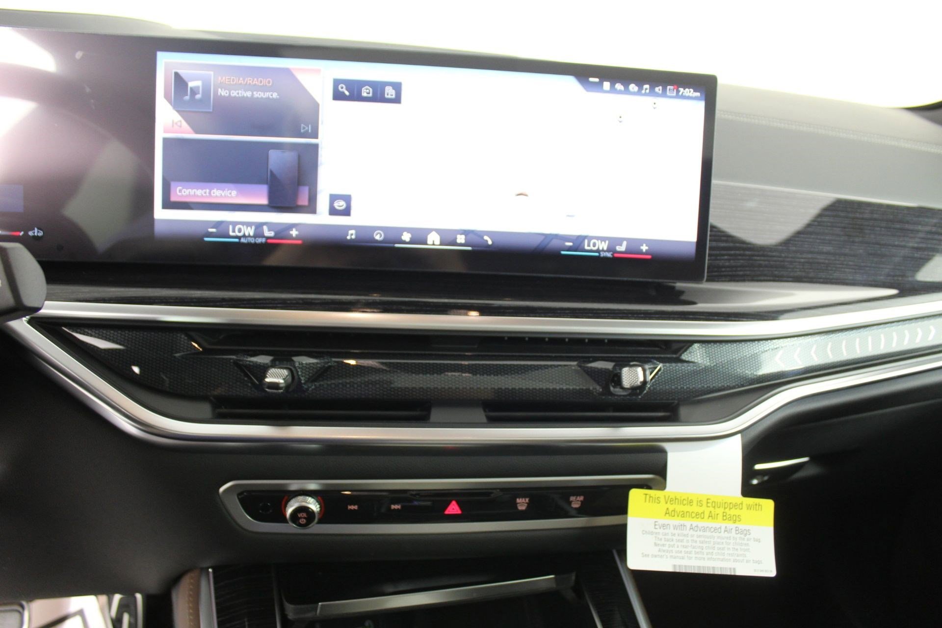 Used 2026 BMW X5 xDrive40i w/ M Sport Package AWD/4WD image 31