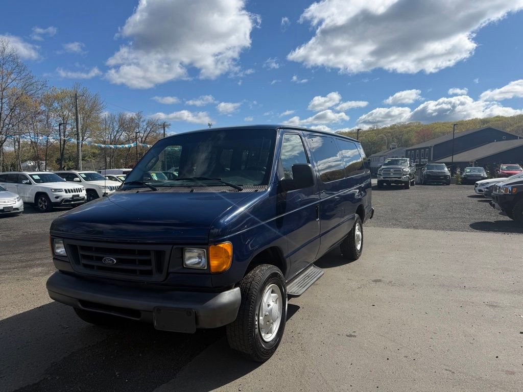 Used 2007 Ford E-350 and Econoline 350 Extended Wagon Super Duty RWD image 1
