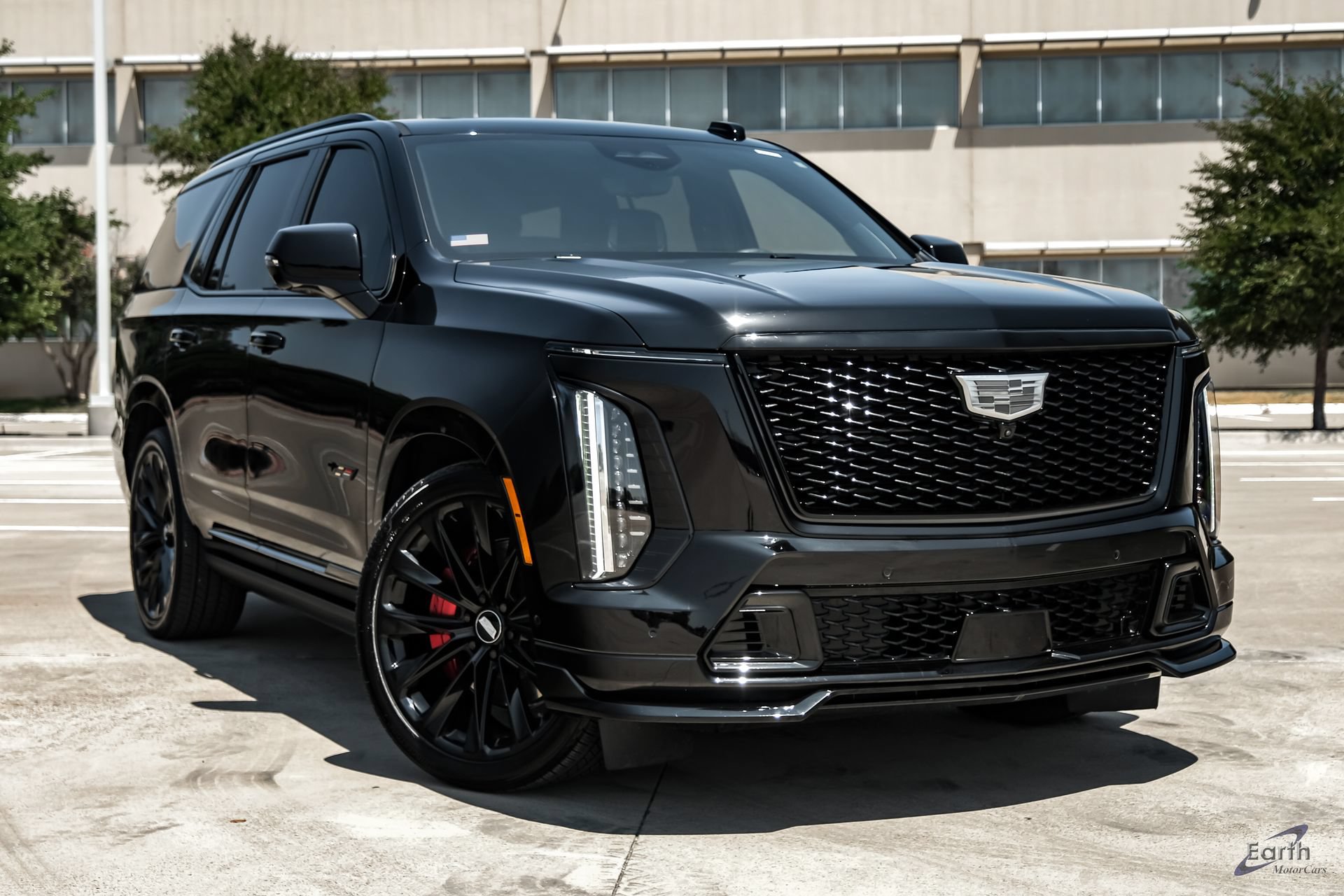 Used 2026 Cadillac Escalade V w/ LPO, ONYX Package AWD/4WD image 25