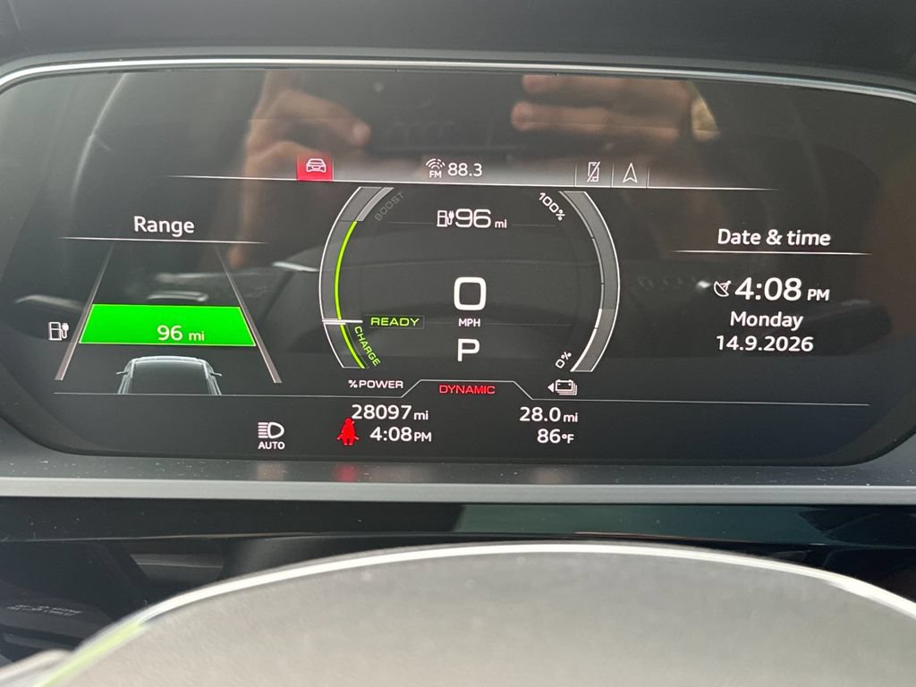 Used 2024 Audi Q8 e-tron Premium Plus AWD/4WD image 34