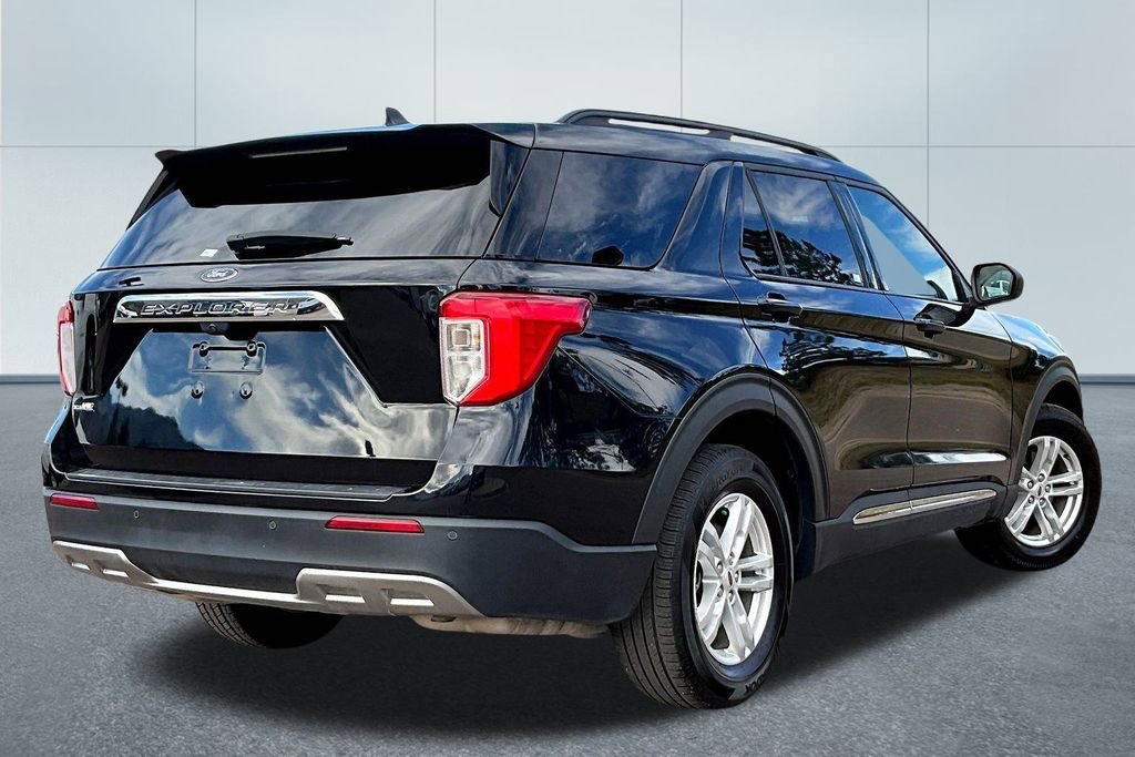 Used 2023 Ford Explorer XLT w/ Equipment Group 202A image 2