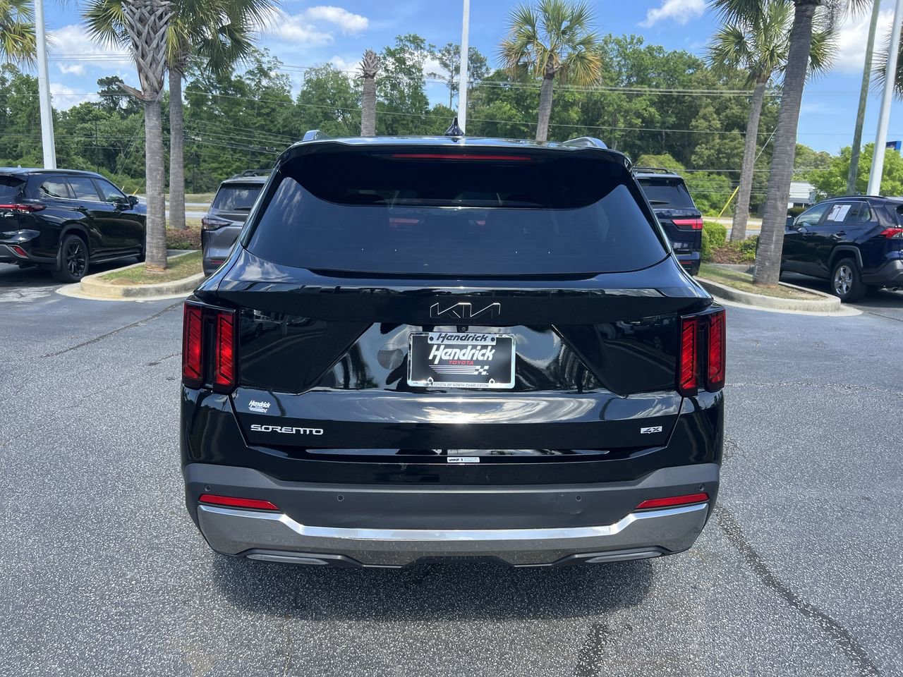Used 2025 Kia Sorento S w/ Panoramic Sunroof Package AWD/4WD image 9