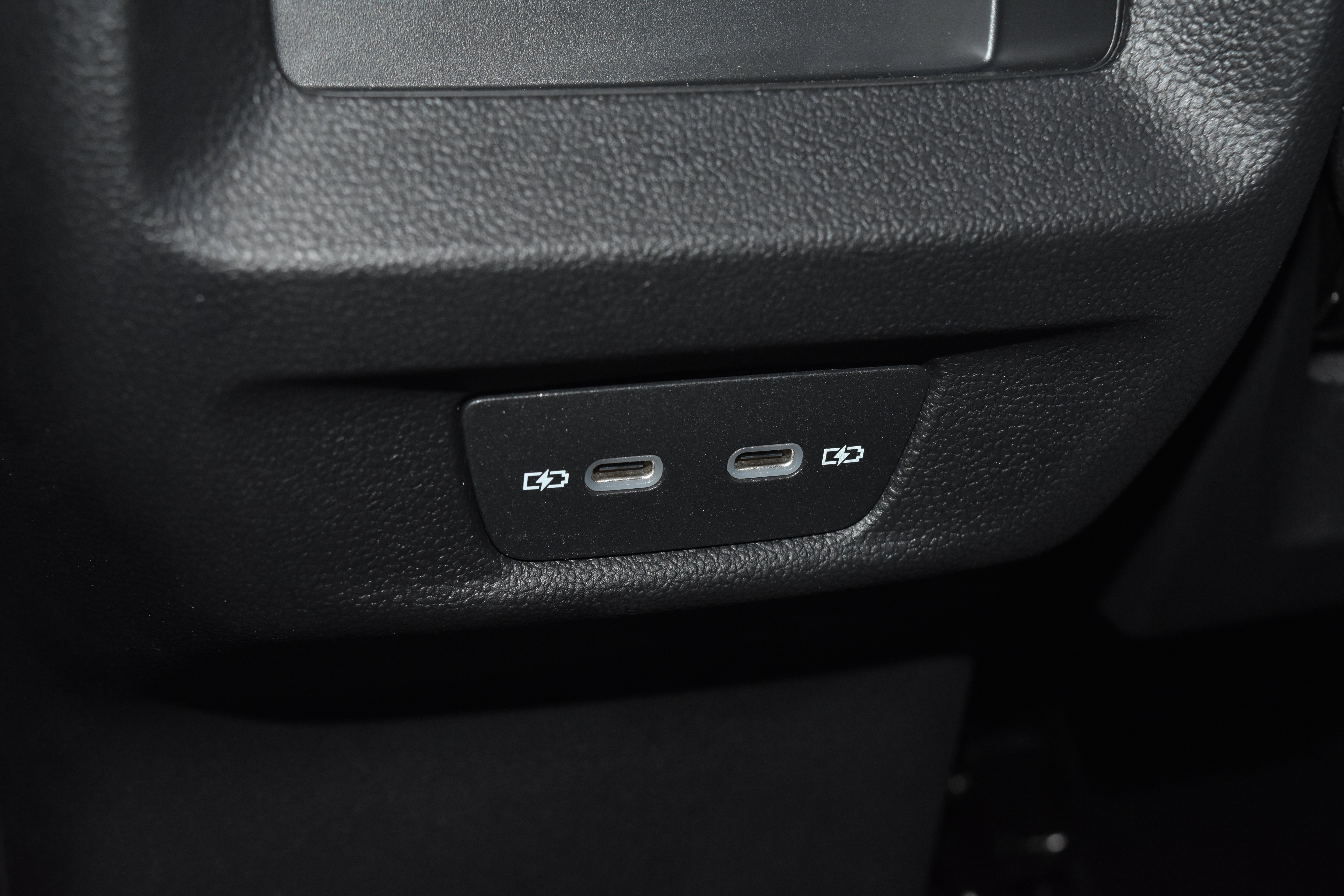New 2026 Volkswagen Tiguan SE AWD/4WD image 17
