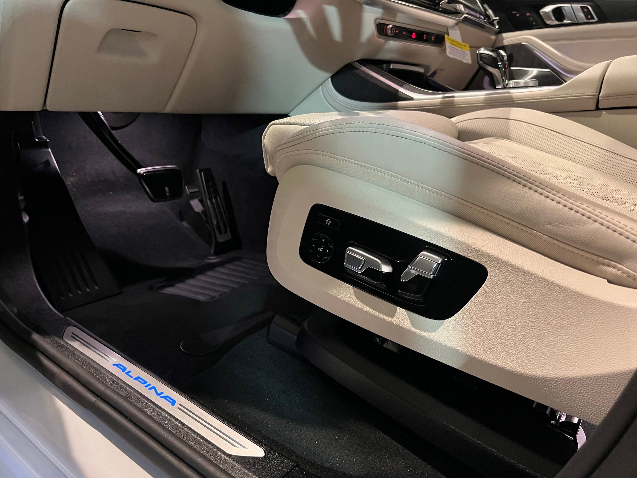 New 2026 BMW ALPINA XB7 image 20