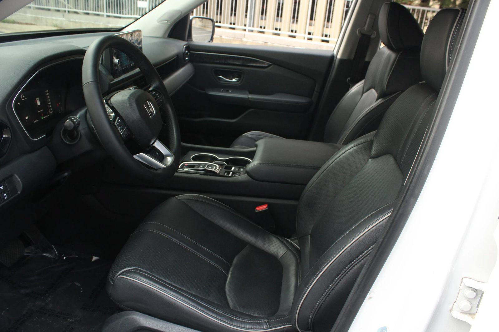 Used 2023 Honda Pilot Elite image 14
