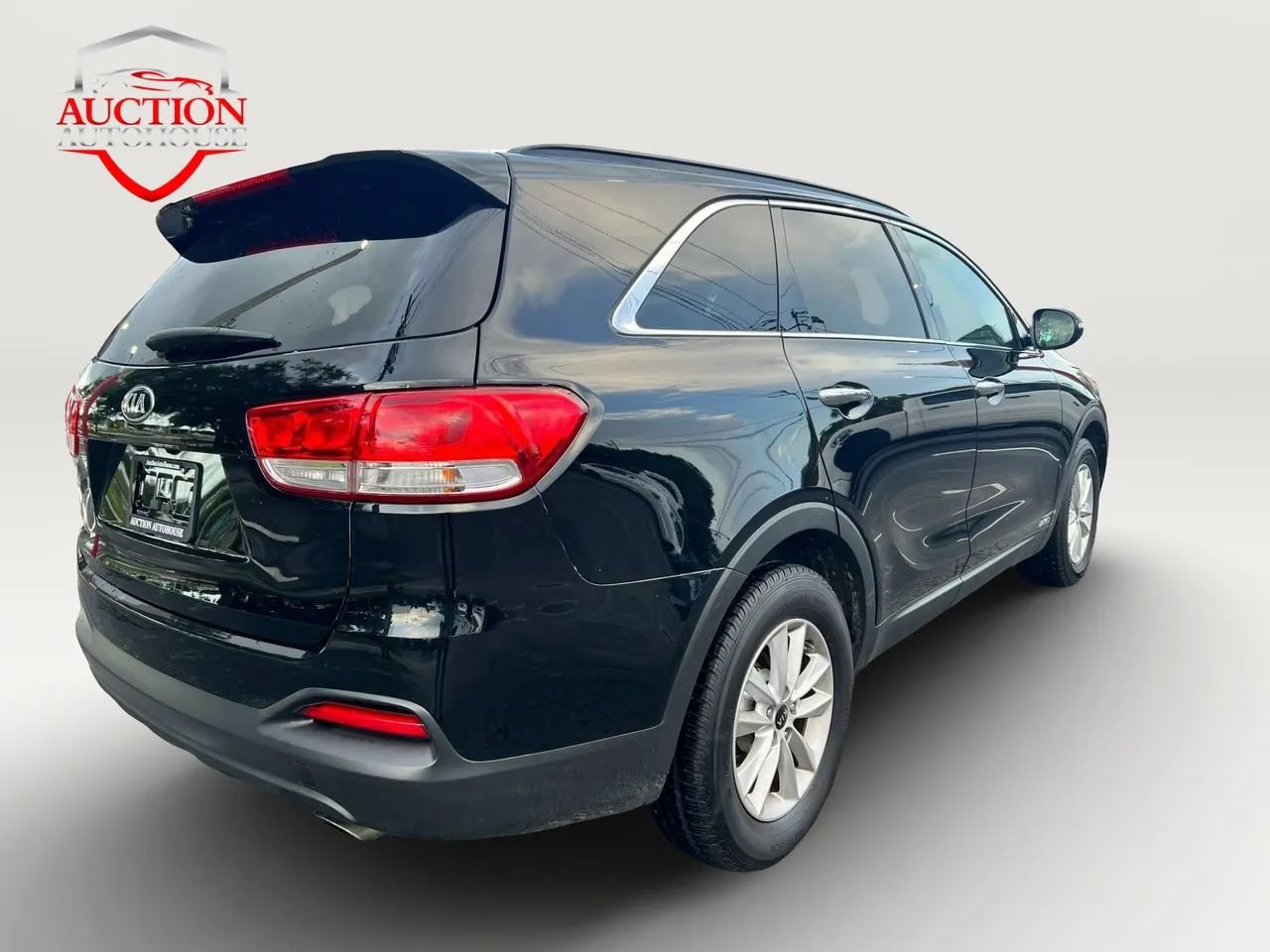 Used 2017 Kia Sorento AWD image 5