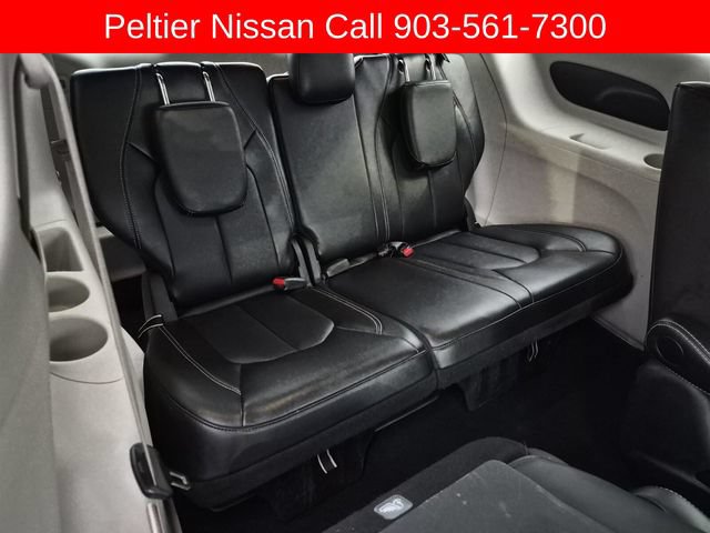 Used 2024 Chrysler Pacifica Limited FWD image 18