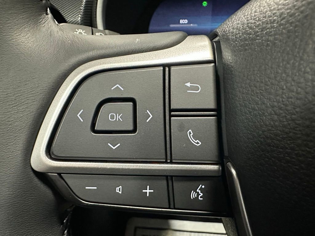 Used 2025 Toyota Highlander XSE image 19