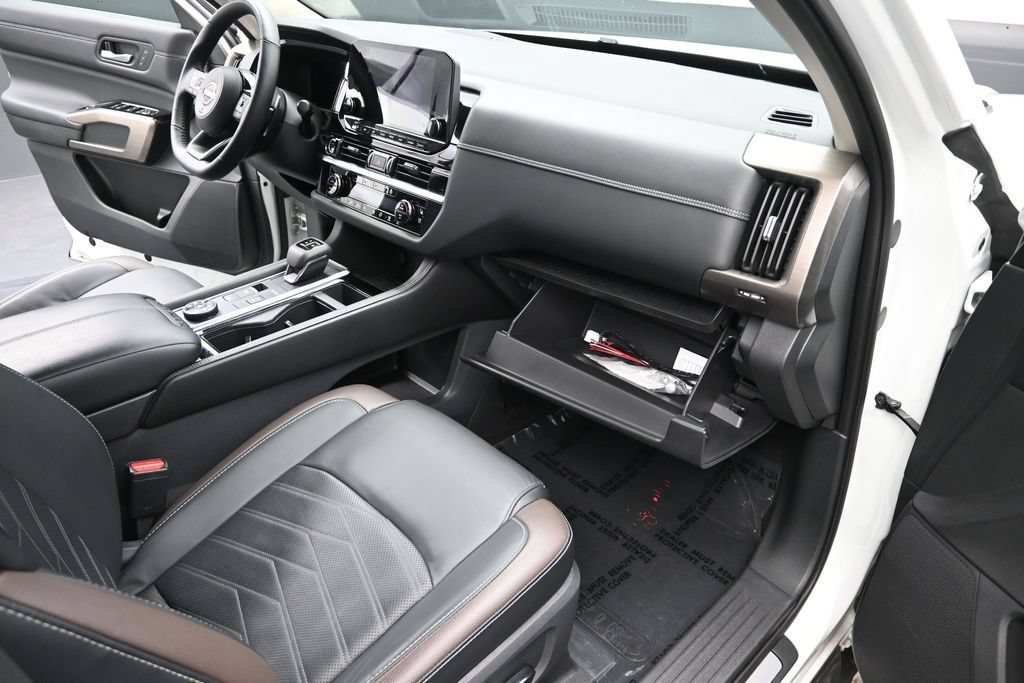 Used 2023 Nissan Pathfinder Platinum AWD/4WD image 19