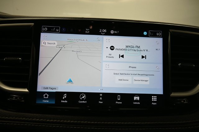 Used 2024 Chrysler Pacifica Limited FWD image 24