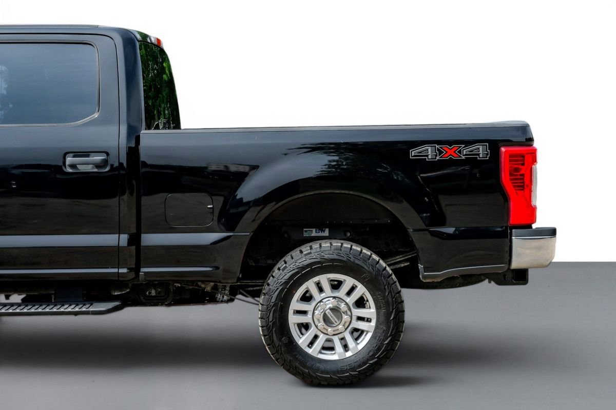 Used 2018 Ford F250 XL w/ STX Appearance Package AWD/4WD image 11