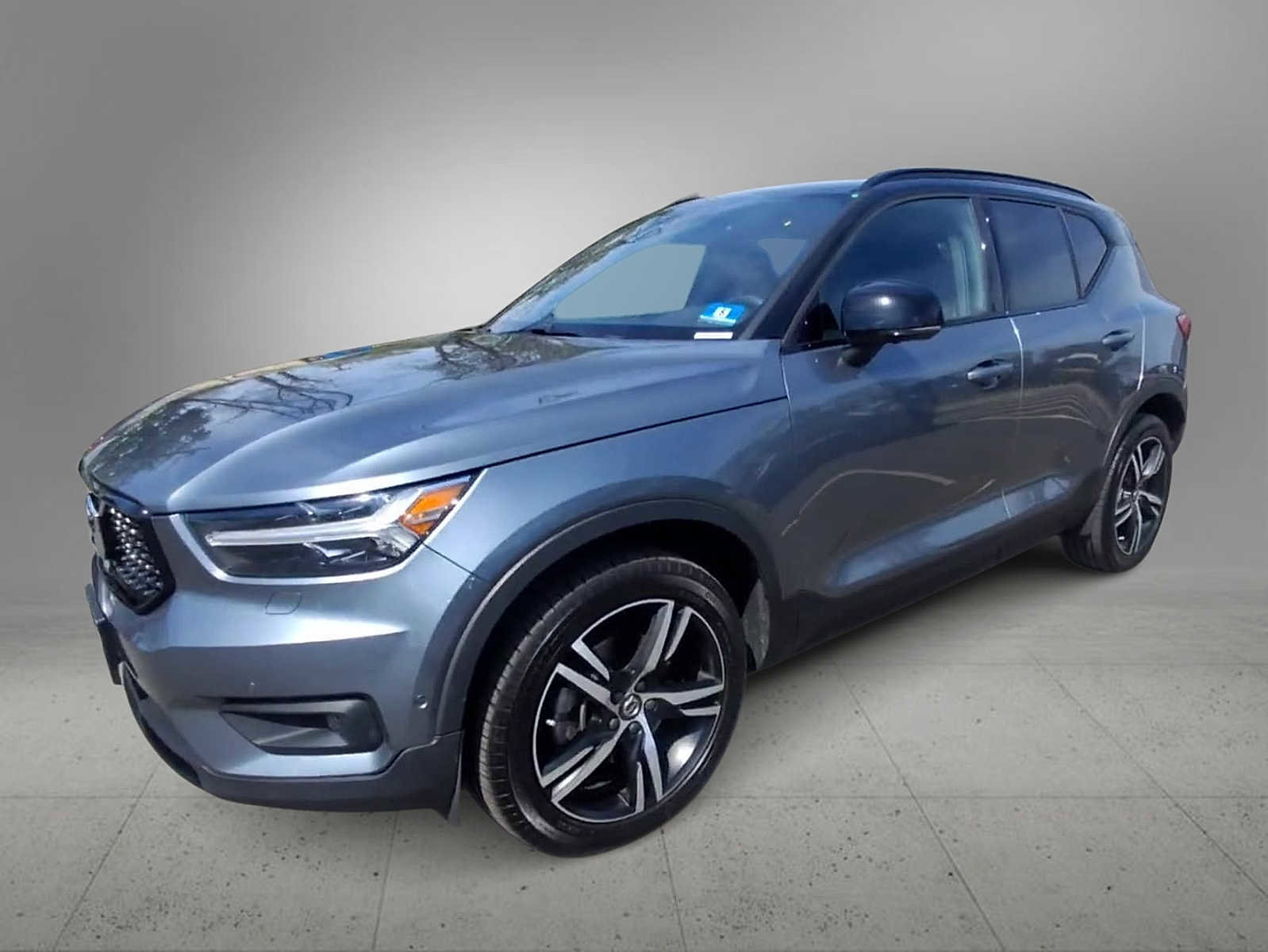 Used 2019 Volvo XC40 T5 R-Design AWD/4WD image 4