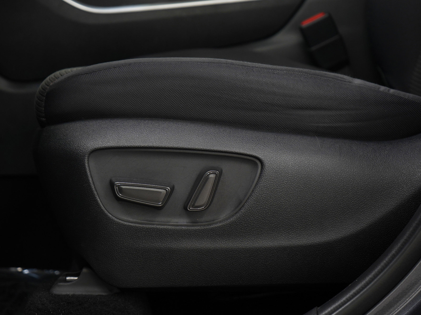 Used 2022 Toyota Highlander LE image 22