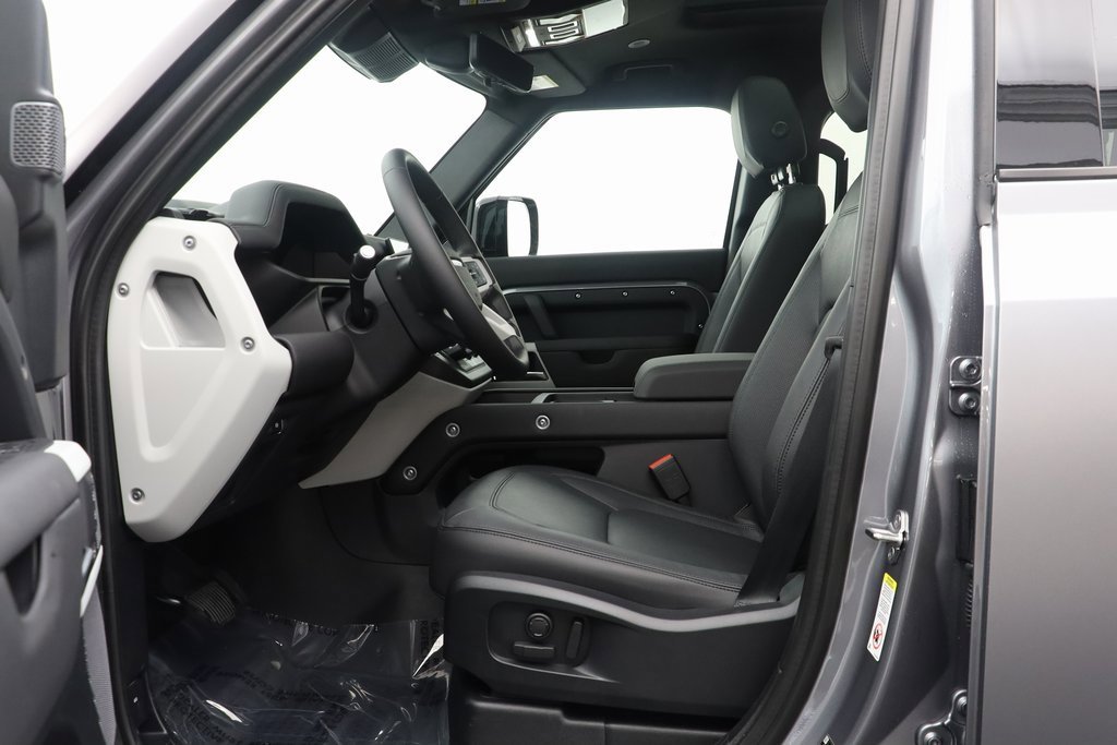 New 2024 Land Rover Defender 110 SE image 11