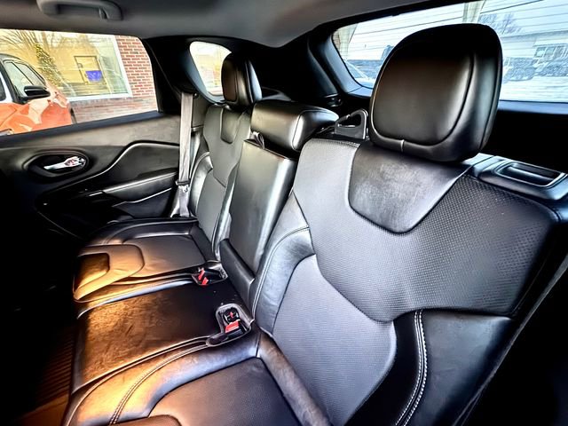 Used 2023 Jeep Cherokee Altitude Lux w/ Mopar Interior Package image 9