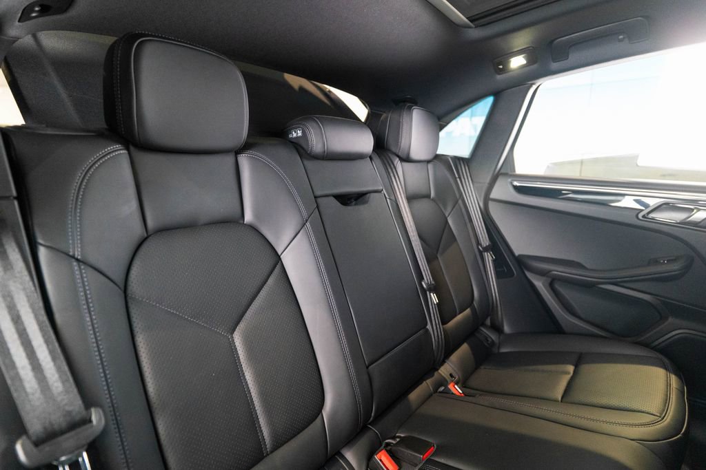 Certified 2026 Porsche Macan S AWD/4WD image 37