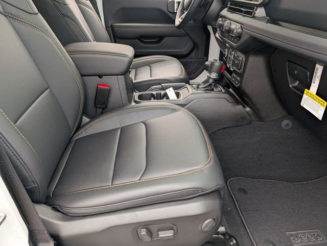 New 2026 Jeep Wrangler Unlimited Sahara AWD/4WD image 30