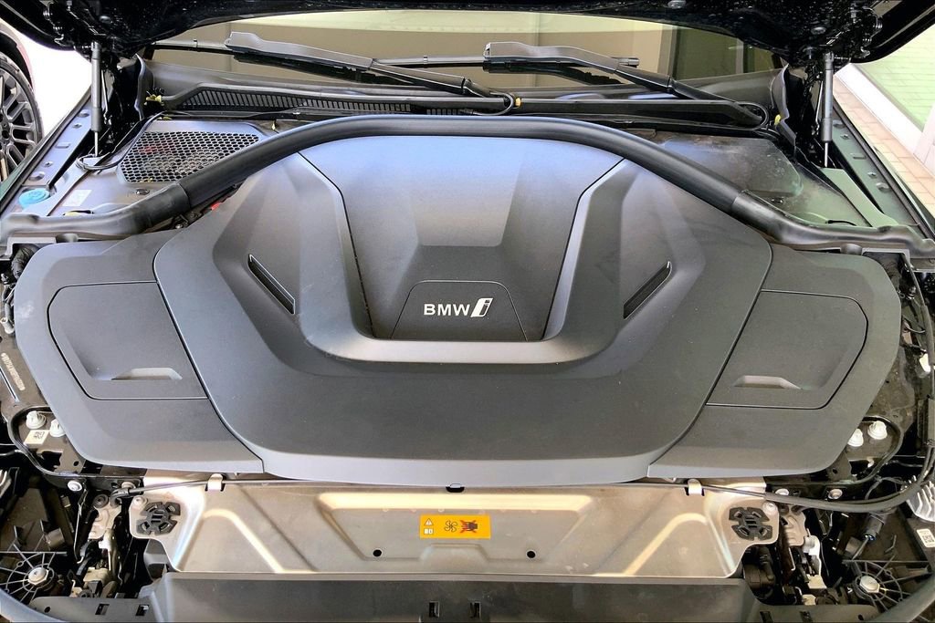 Used 2023 BMW i4 eDrive40 w/ Parking Assistance Package image 9