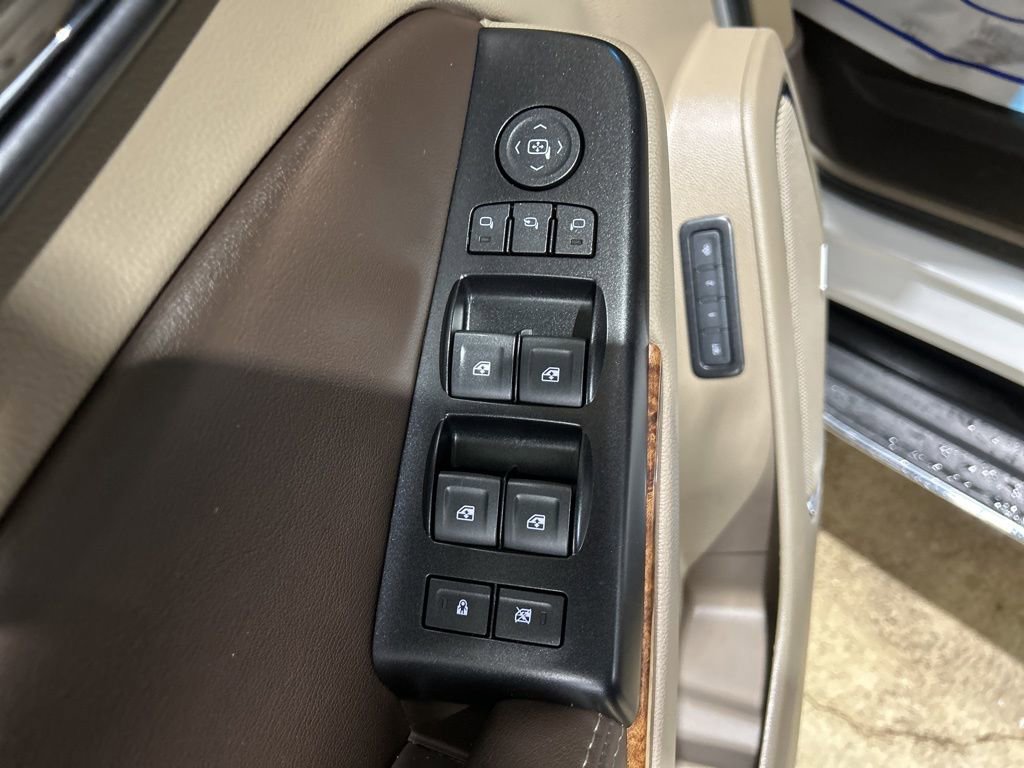 Used 2019 Chevrolet Suburban Premier image 22