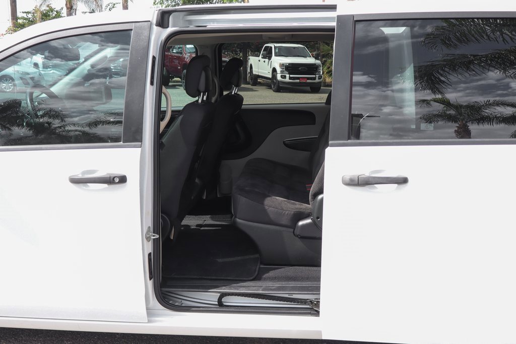 Used 2019 Dodge Grand Caravan SE image 30