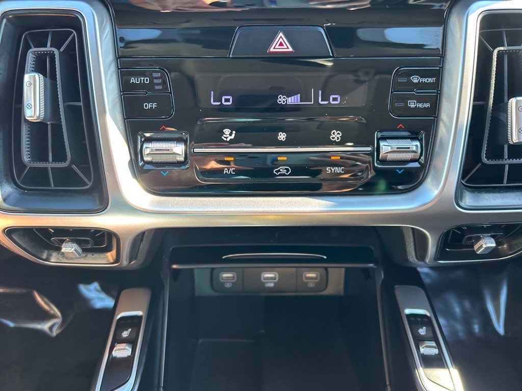 Used 2022 Kia Sorento S image 30