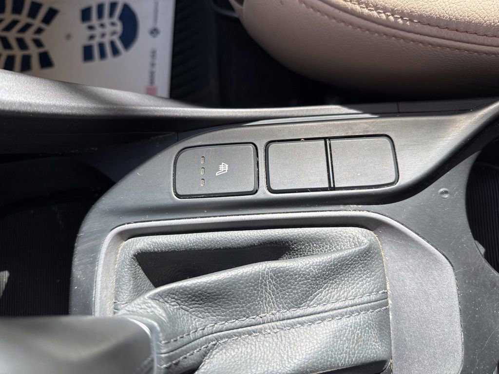 Used 2014 Hyundai Santa Fe GLS image 22