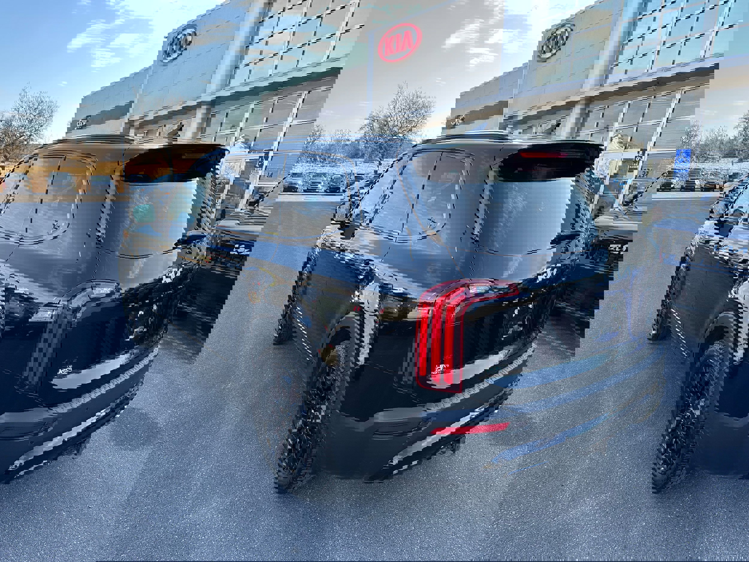 Used 2022 Kia Telluride SX w/ SX Prestige Package image 7