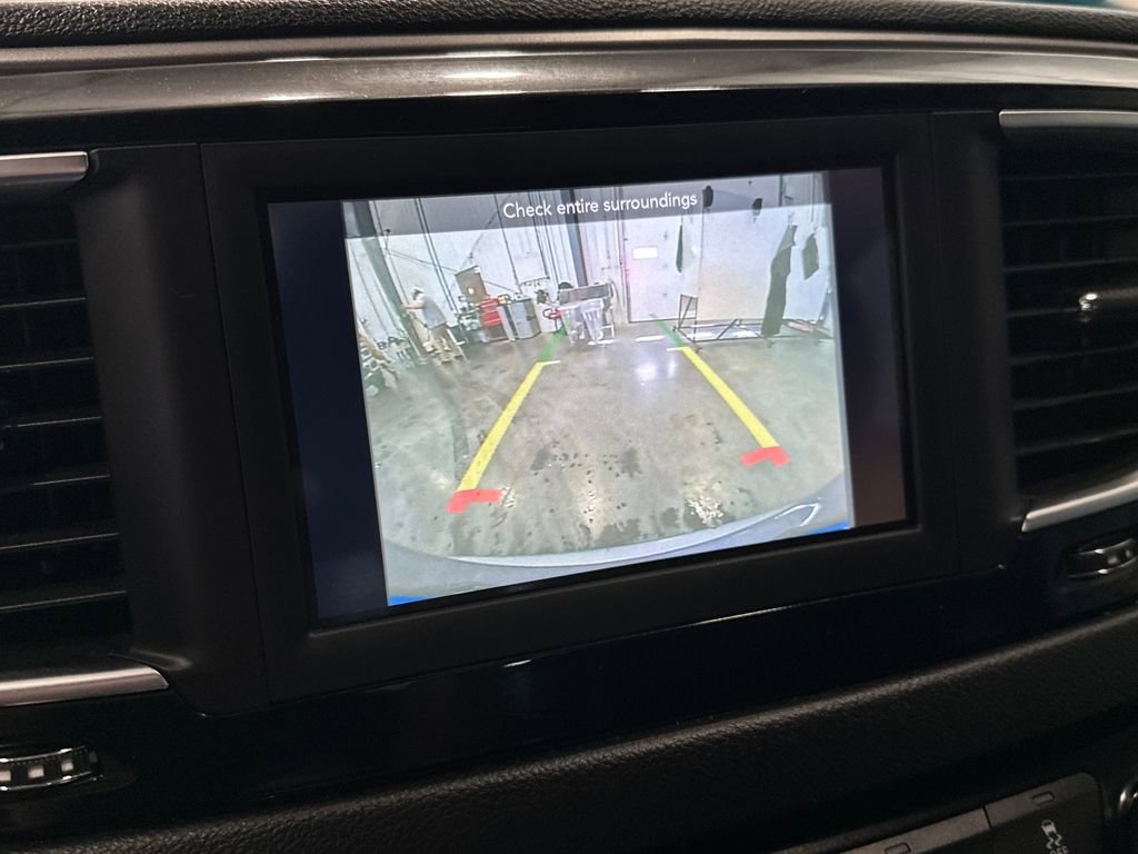 Used 2020 Chrysler Pacifica Touring-L FWD image 23