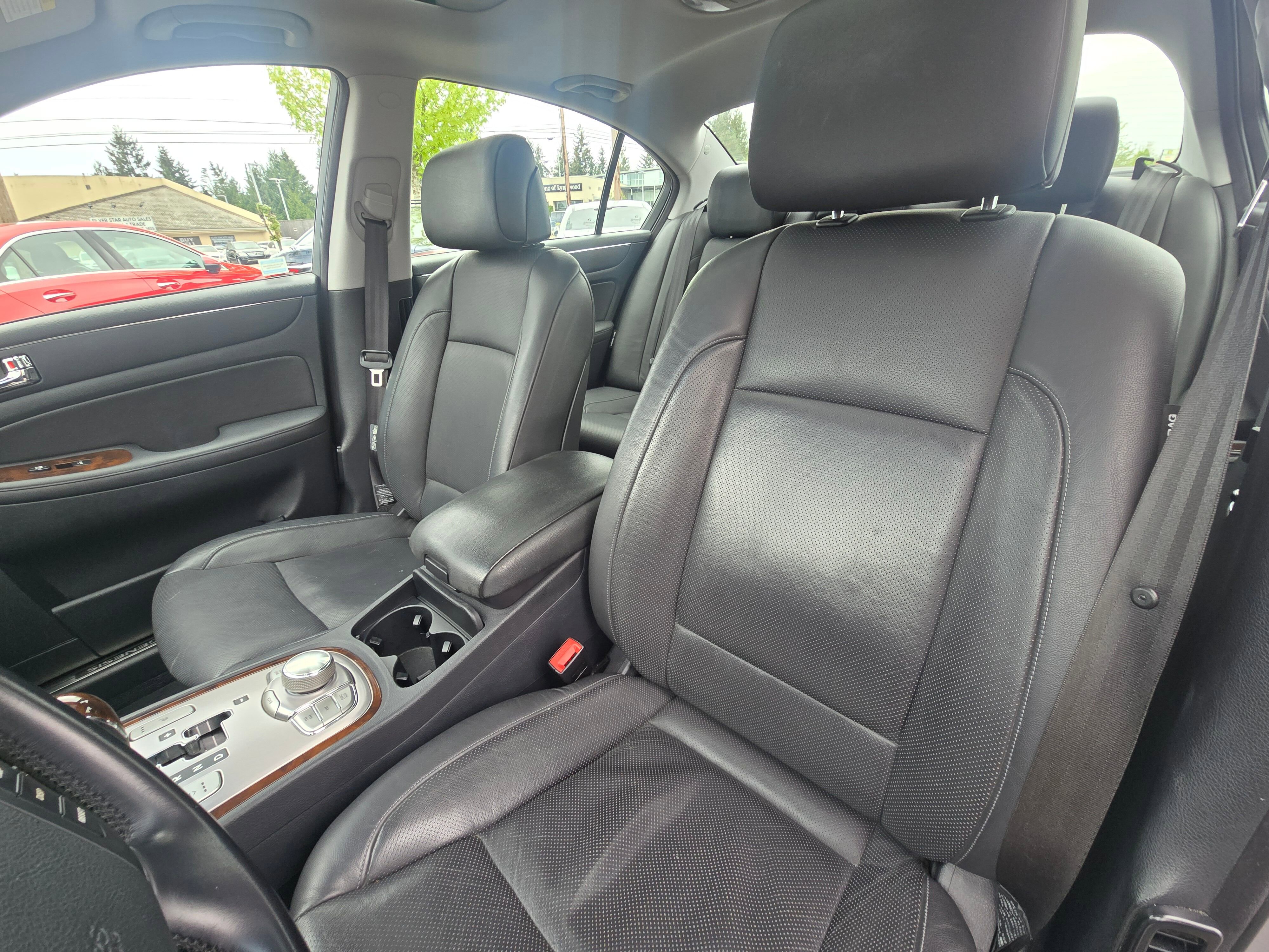 Used 2009 Hyundai Genesis 3.8 w/ Technology Pkg 4 RWD image 22