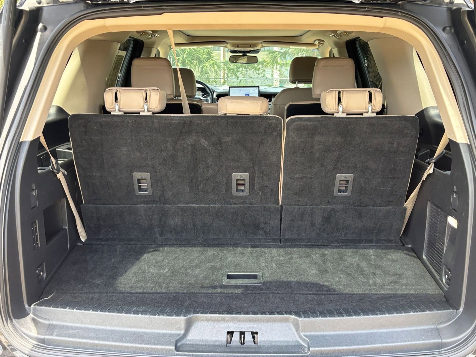 Used 2024 Ford Expedition Limited RWD image 36