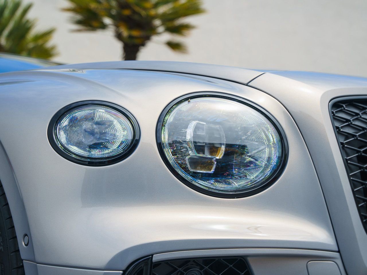 Used 2025 Bentley Flying Spur Plug-In Hybrid image 32