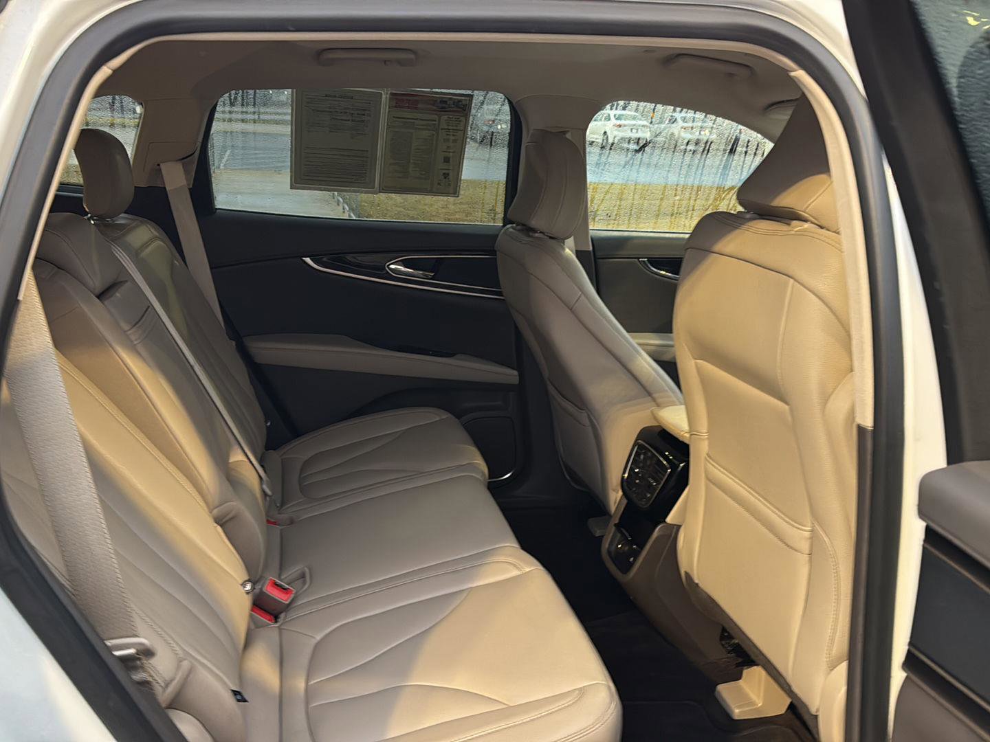 Used 2022 Lincoln Nautilus FWD w/ Premium Package image 11