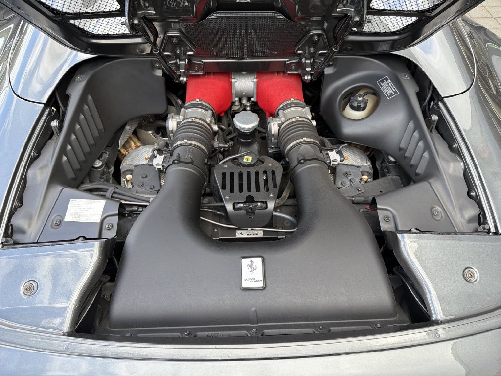 Certified 2013 Ferrari 458 Spider RWD image 21