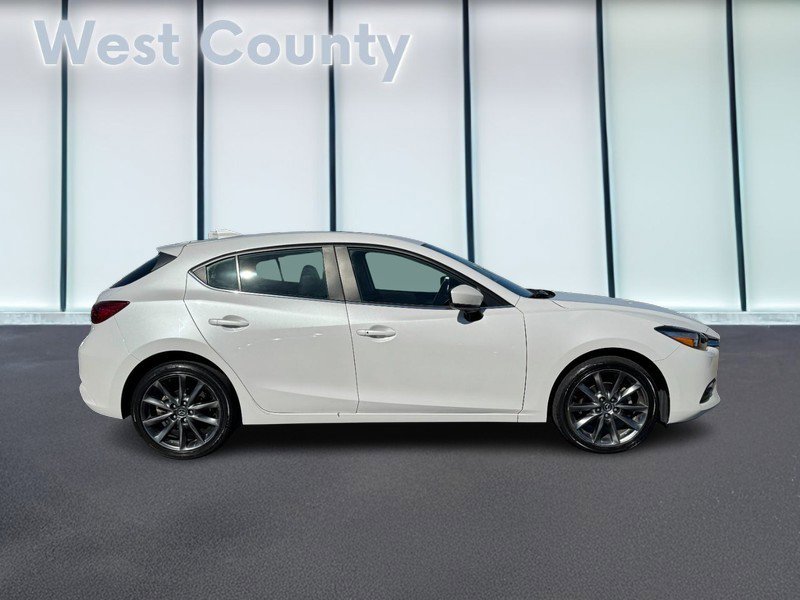 Used 2018 MAZDA MAZDA3 Touring image 2