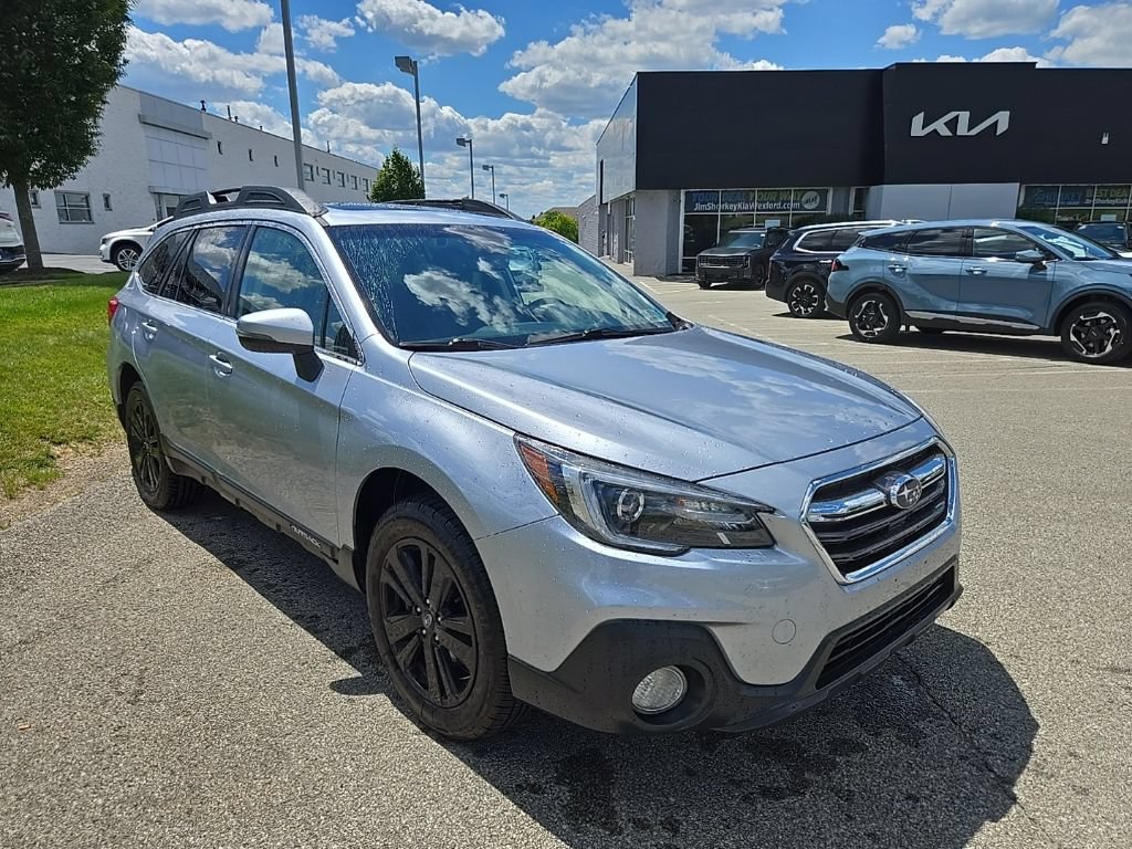 Used 2019 Subaru Outback 2.5i Limited AWD/4WD image 1