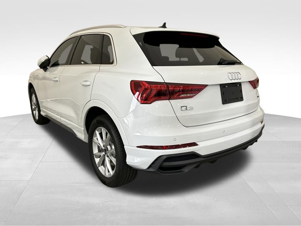 Used 2025 Audi Q3 2.0T Premium image 3