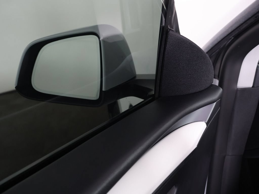 Used 2023 Tesla Model Y Long Range AWD/4WD image 33