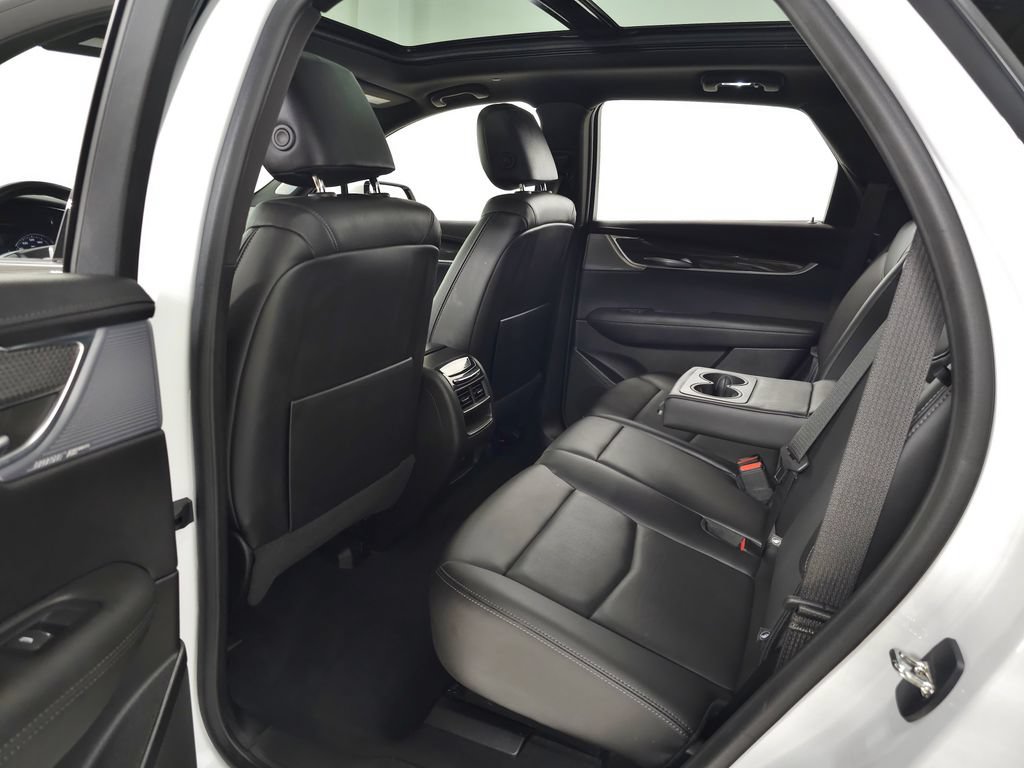 Certified 2024 Cadillac XT5 Sportv AWD/4WD image 33