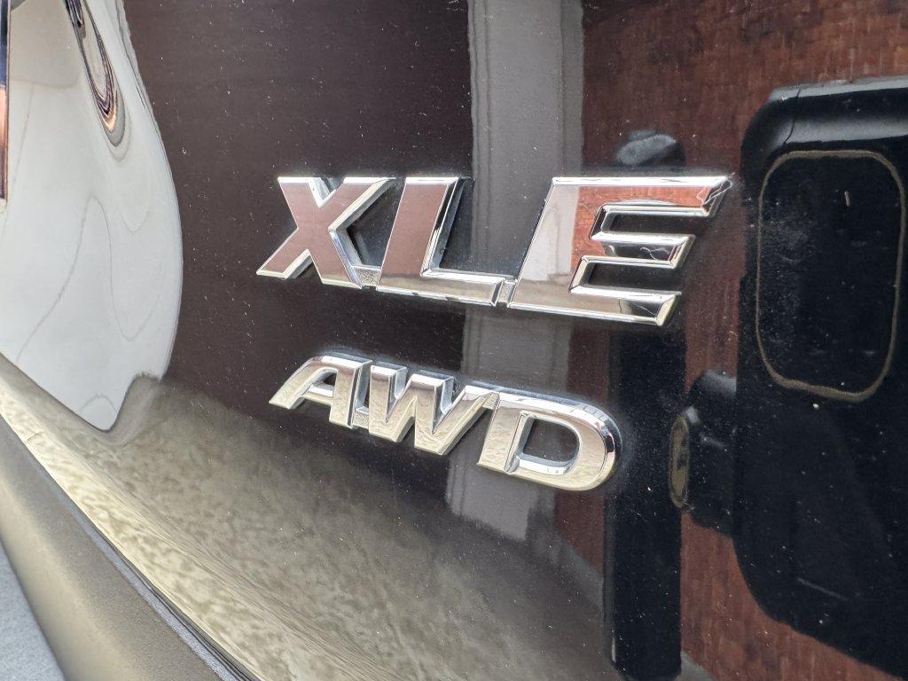 Used 2020 Toyota RAV4 XLE w/ Convenience Package AWD/4WD image 5