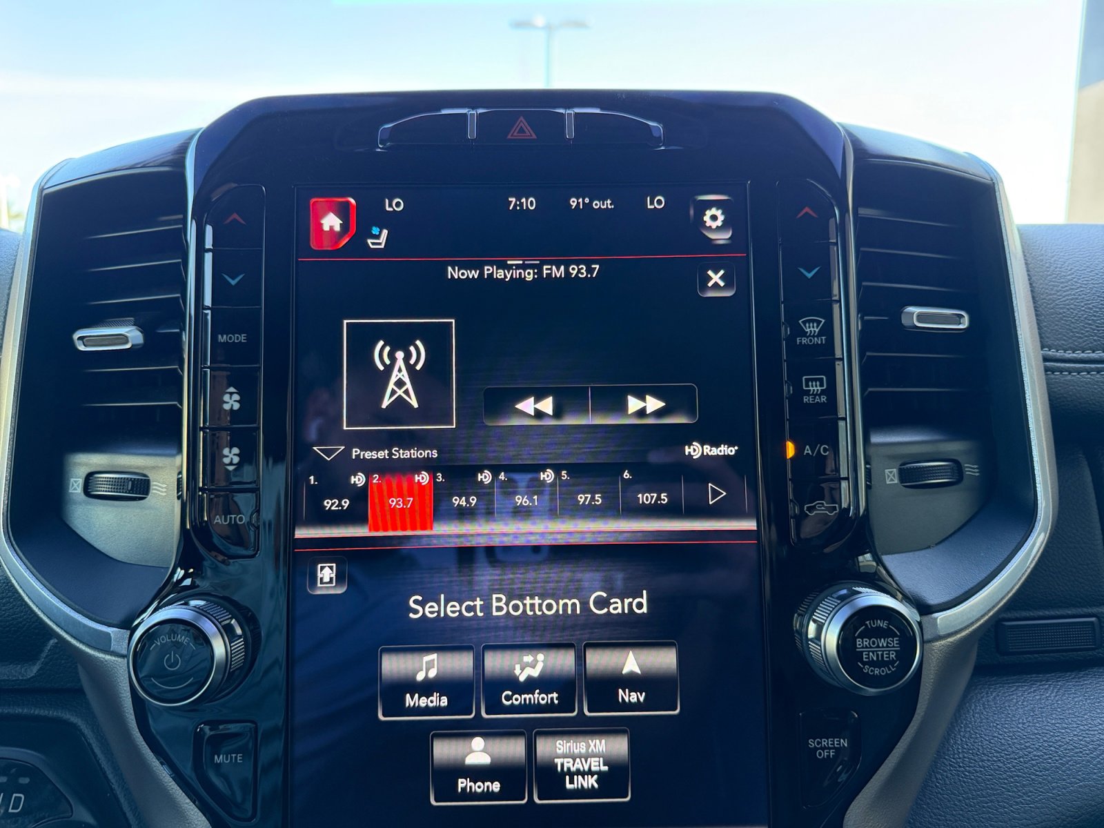 Used 2020 RAM 1500 Laramie AWD/4WD image 12